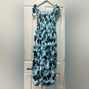 SundayUp dress side large EUC worn once